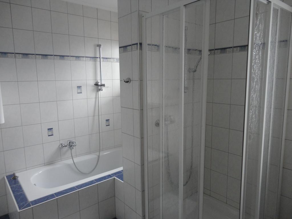 Panoramablickhotel - Lakeview Apartments Annenheim Kamer foto