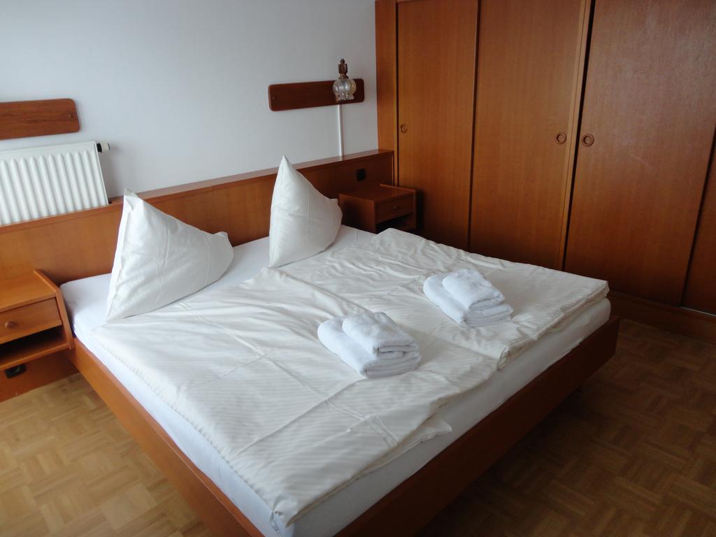 Panoramablickhotel - Lakeview Apartments Annenheim Kamer foto