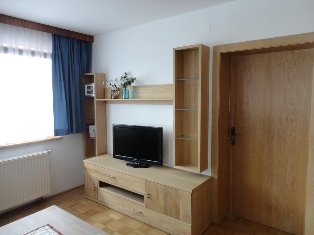 Panoramablickhotel - Lakeview Apartments Annenheim Kamer foto