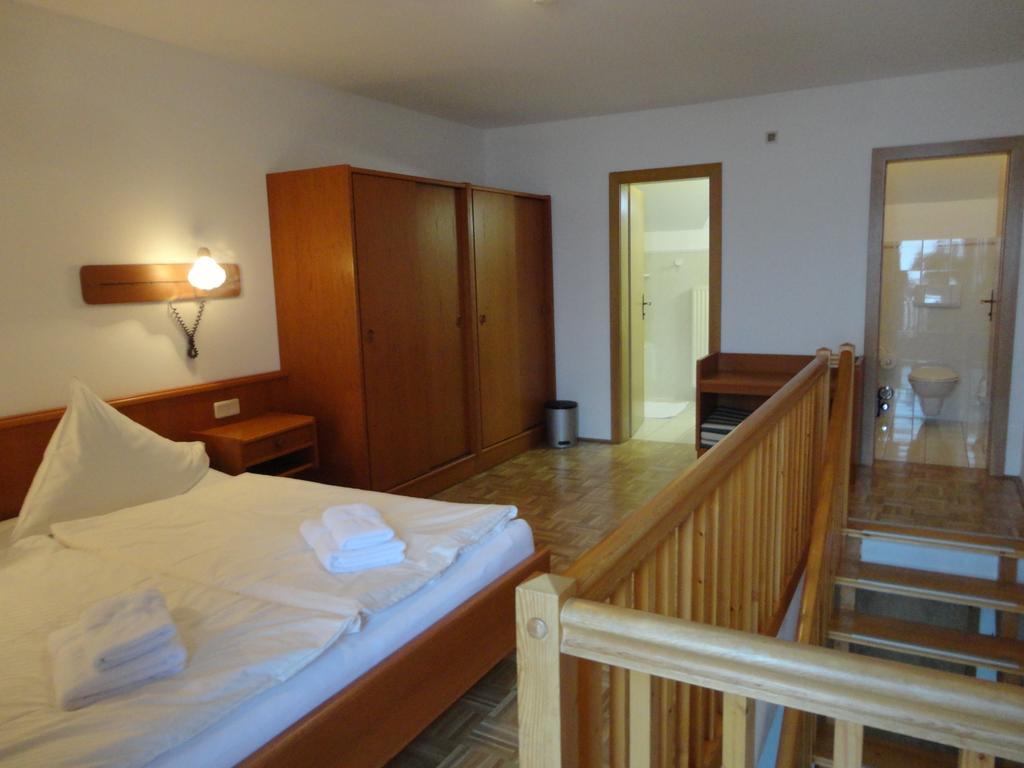Panoramablickhotel - Lakeview Apartments Annenheim Buitenkant foto