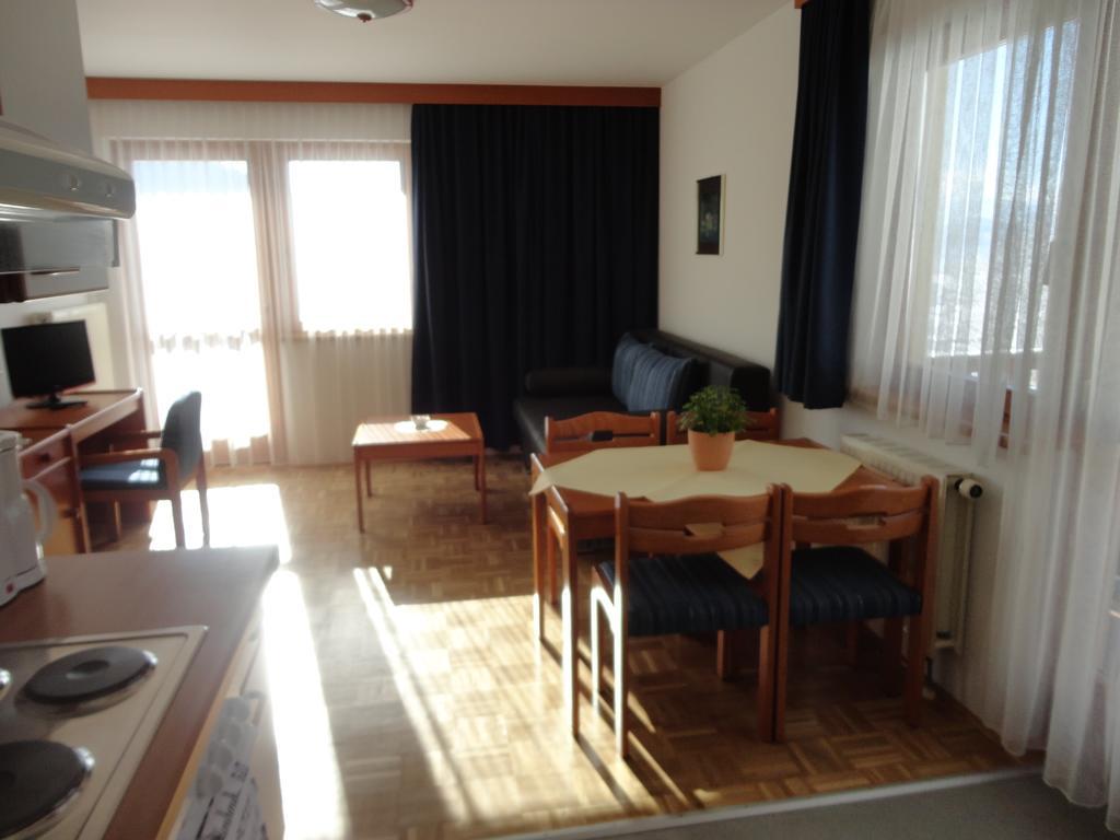 Panoramablickhotel - Lakeview Apartments Annenheim Kamer foto