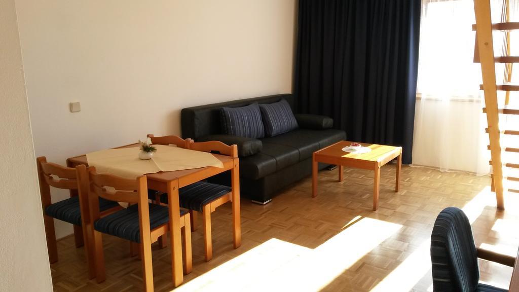 Panoramablickhotel - Lakeview Apartments Annenheim Kamer foto