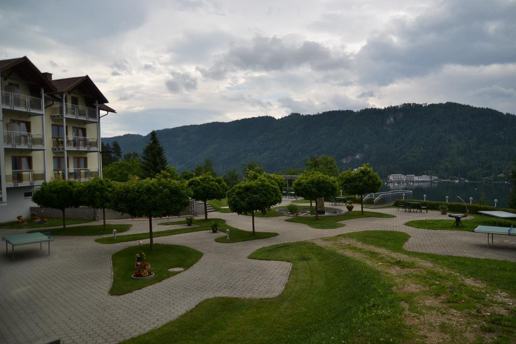 Panoramablickhotel - Lakeview Apartments Annenheim Buitenkant foto